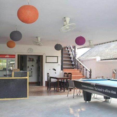 لوانغ برابانغ Lpq Backpackers Hostel المظهر الخارجي الصورة