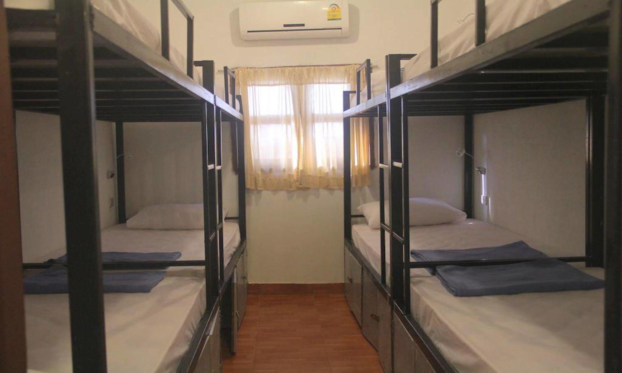 لوانغ برابانغ Lpq Backpackers Hostel المظهر الخارجي الصورة