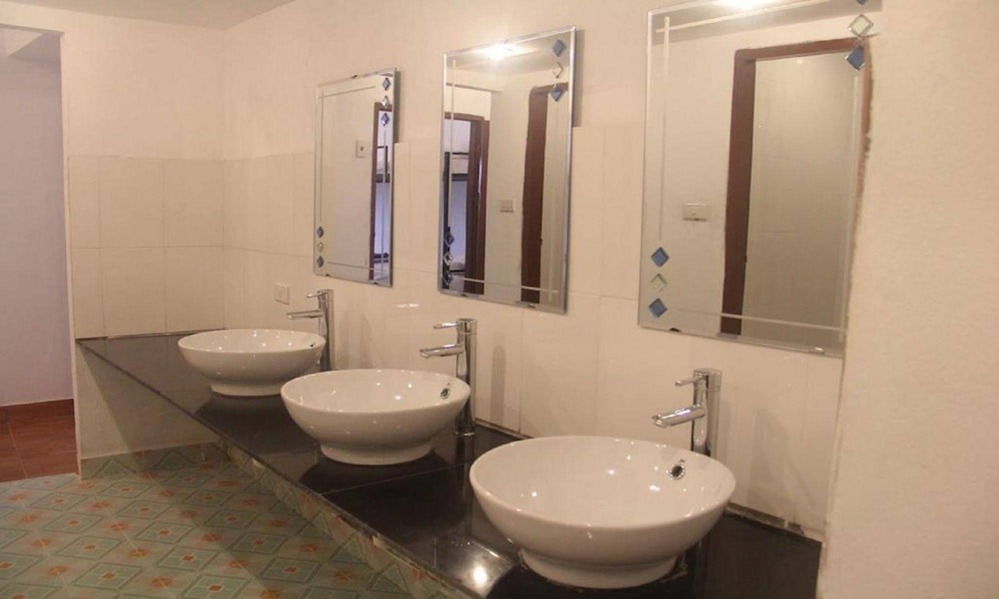 لوانغ برابانغ Lpq Backpackers Hostel المظهر الخارجي الصورة